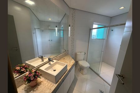 Casa de condomínio para alugar com 600m², 5 quartos e 6 vagas Casa de condomínio para alugar com 600m², 5 quartos e 6 vagasBanheiro da Suíte 3