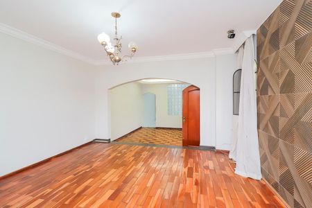 Casa à venda com 195m², 3 quartos e 2 vagas