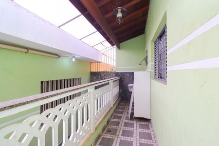 Casa à venda com 195m², 3 quartos e 2 vagas Casa à venda com 195m², 3 quartos e 2 vagasEdícula - Área de Serviço