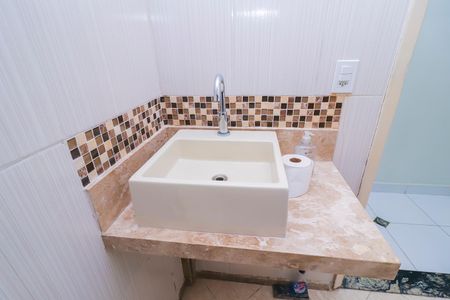 Casa à venda com 195m², 3 quartos e 2 vagas Casa à venda com 195m², 3 quartos e 2 vagasBanheiro