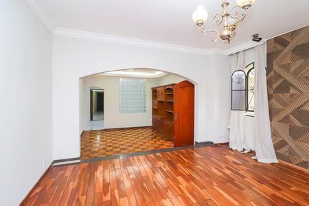 Casa à venda com 195m², 3 quartos e 2 vagas