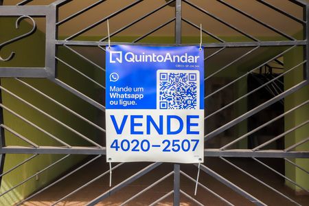 Casa à venda com 195m², 3 quartos e 2 vagas Casa à venda com 195m², 3 quartos e 2 vagasPlaquinha - Cód. VGEF-359