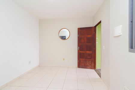 Casa à venda com 195m², 3 quartos e 2 vagas Casa à venda com 195m², 3 quartos e 2 vagasEdícula - Sala