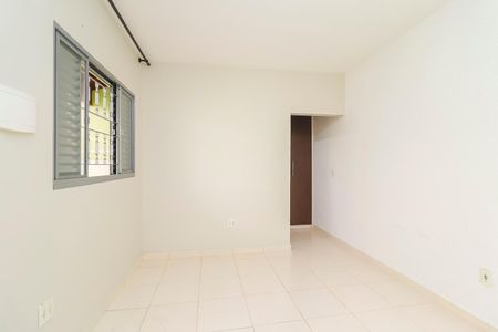 Casa à venda com 195m², 3 quartos e 2 vagas Casa à venda com 195m², 3 quartos e 2 vagasEdícula - Sala