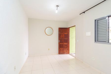 Casa à venda com 195m², 3 quartos e 2 vagas Casa à venda com 195m², 3 quartos e 2 vagasEdícula - Sala