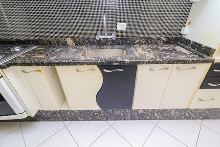 Casa à venda com 195m², 3 quartos e 2 vagas Casa à venda com 195m², 3 quartos e 2 vagasCozinha