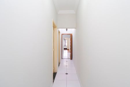 Casa à venda com 195m², 3 quartos e 2 vagas Casa à venda com 195m², 3 quartos e 2 vagasCorredor