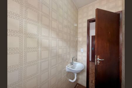 Casa para alugar com 39m², 0 quarto e sem vagaBanheiro 