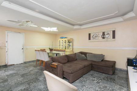 Casa para alugar com 350m², 3 quartos e 2 vagasSala