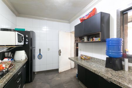 Casa para alugar com 350m², 3 quartos e 2 vagasCozinha 