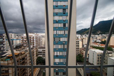 Apartamento para alugar com 80m², 4 quartos e 1 vaga Apartamento para alugar com 80m², 4 quartos e 1 vagaVista da Área de Serviço