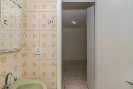 Banheiro de kitnet/studio à venda com 1 quarto, 50m² em Cristo Redentor, Porto Alegre