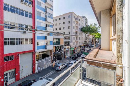 Apartamento para alugar com 74m², 2 quartos e sem vaga Apartamento para alugar com 74m², 2 quartos e sem vagaVaranda