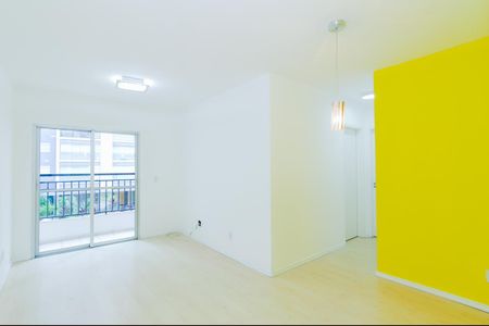 Sala de apartamento para alugar com 3 quartos, 58m² em Jardim Flor da Montanha, Guarulhos