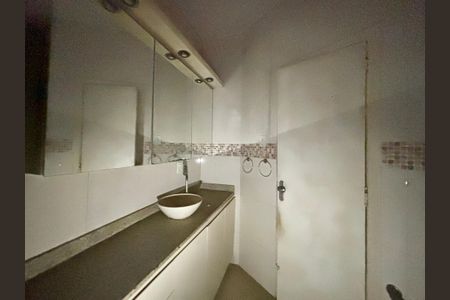 Apartamento à venda com 128m², 3 quartos e sem vagaBanheiro social