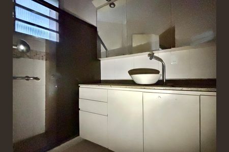 Apartamento à venda com 128m², 3 quartos e sem vagaBanheiro social
