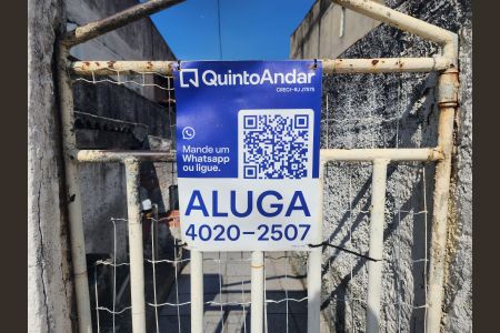 Casa para alugar com 75m², 2 quartos e 2 vagasFachada