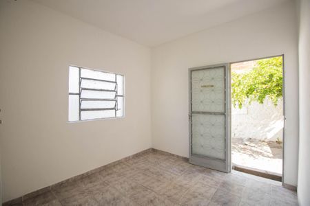 Sala de casa para alugar com 2 quartos, 75m² em Porto Novo, São Gonçalo