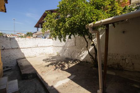 Casa para alugar com 75m², 2 quartos e 2 vagasQuintal