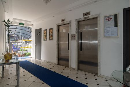 Apartamento à venda com 48m², 2 quartos e sem vaga Apartamento à venda com 48m², 2 quartos e sem vagaÁrea comum - Elevadores