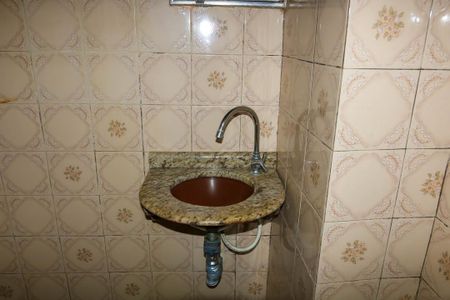 Banheiro de apartamento à venda com 2 quartos, 50m² em Pilares, Rio de Janeiro