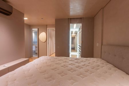 Apartamento à venda com 210m², 4 quartos e 4 vagasSuíte 4