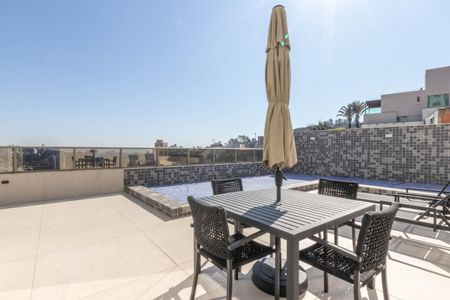 Apartamento à venda com 210m², 4 quartos e 4 vagasÁrea comum - Piscina