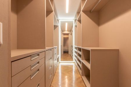 Apartamento à venda com 210m², 4 quartos e 4 vagasSuíte 4