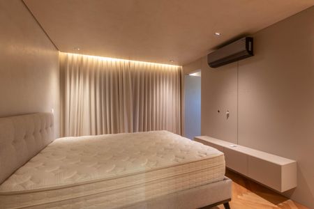 Apartamento à venda com 210m², 4 quartos e 4 vagasSuíte 4