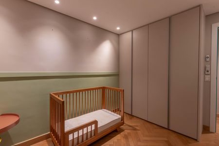 Apartamento à venda com 210m², 4 quartos e 4 vagasSuíte 2