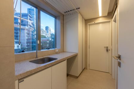 Apartamento à venda com 210m², 4 quartos e 4 vagasÁrea de Serviço
