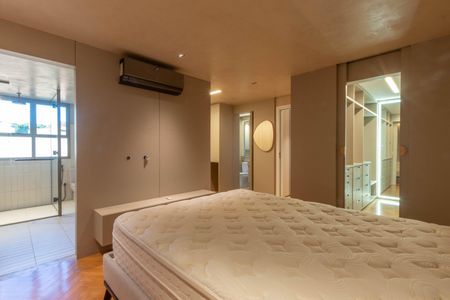 Apartamento à venda com 210m², 4 quartos e 4 vagasSuíte 4