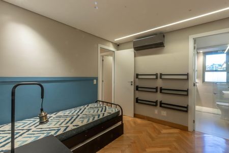 Apartamento à venda com 210m², 4 quartos e 4 vagasSuíte 1