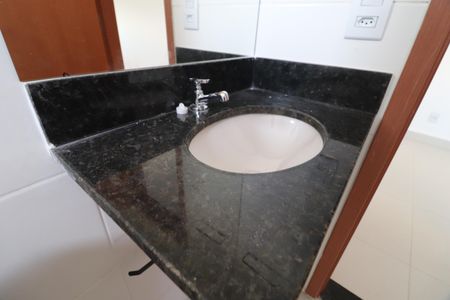 Apartamento para alugar com 65m², 2 quartos e 1 vagaBanheiro do Quarto 2