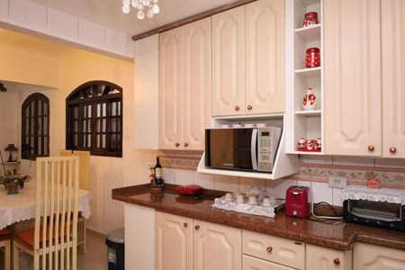 Casa para alugar com 400m², 5 quartos e 6 vagasCozinha 1