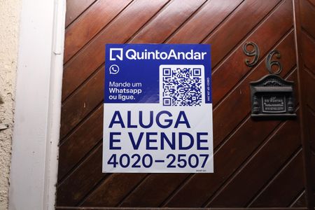 Casa para alugar com 400m², 5 quartos e 6 vagasPlaca instalada no portão do imóvel - Código da placa: MSRP-401