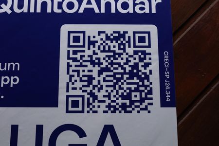 Casa para alugar com 400m², 5 quartos e 6 vagasPlaca instalada no portão do imóvel - Código da placa: MSRP-401