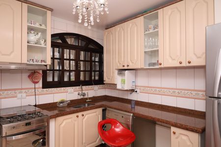 Casa para alugar com 400m², 5 quartos e 6 vagasCozinha 1