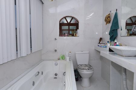 Casa para alugar com 400m², 5 quartos e 6 vagasBanheiro 3 - Suíte
