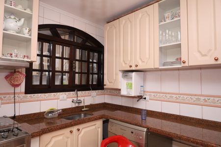 Casa para alugar com 400m², 5 quartos e 6 vagasCozinha 1