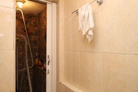 Casa para alugar com 400m², 5 quartos e 6 vagasBanheiro 7 - Quintal