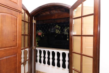Casa para alugar com 400m², 5 quartos e 6 vagasVaranda - Porta 2