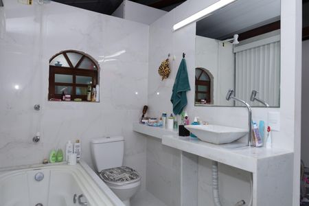 Casa para alugar com 400m², 5 quartos e 6 vagasBanheiro 3 - Suíte