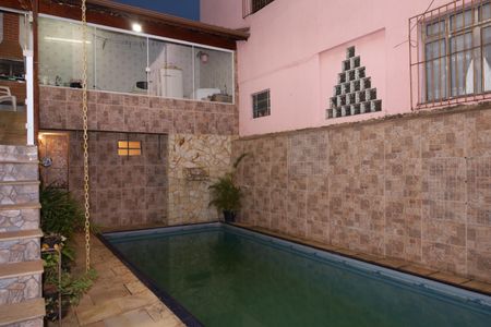 Casa para alugar com 400m², 5 quartos e 6 vagasQuintal com Piscina
