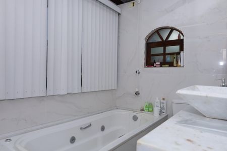Casa para alugar com 400m², 5 quartos e 6 vagasBanheiro 3 - Suíte