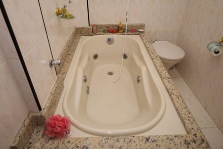 Casa para alugar com 400m², 5 quartos e 6 vagasBanheiro 1 - Suíte