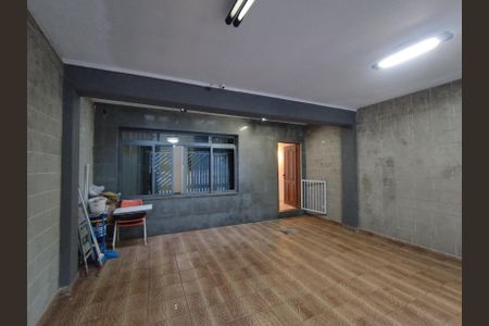 Garagem de casa à venda com 3 quartos, 250m² em Parque Fongaro, São Paulo