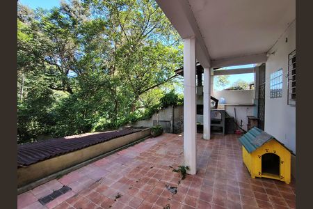 Casa à venda com 230m², 3 quartos e 2 vagas Casa à venda com 230m², 3 quartos e 2 vagasQuintal