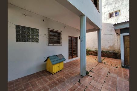 Casa à venda com 230m², 3 quartos e 2 vagas Casa à venda com 230m², 3 quartos e 2 vagasQuintal