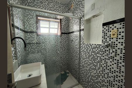 Casa à venda com 230m², 3 quartos e 2 vagas Casa à venda com 230m², 3 quartos e 2 vagasBanheiro Corredor
